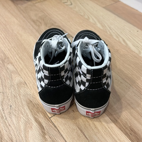 Vans - Picture 3 of 7